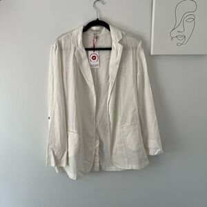 90’s inspired long sleeve white linen blazer